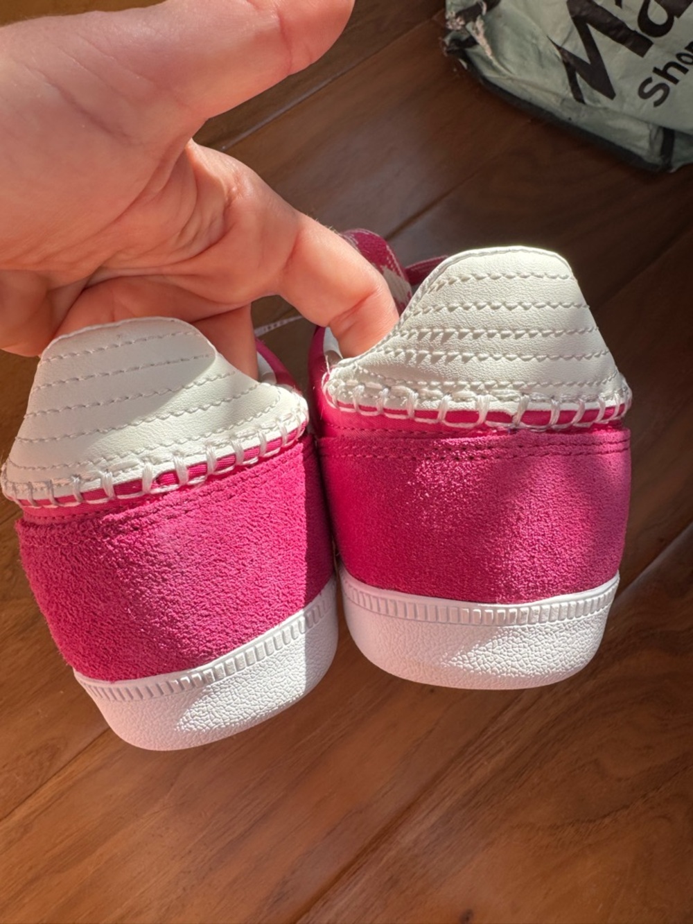 NWT Vintage Havana Hot Pink Low Top Sneakers Sz 9 (no original box) - Picture 9 of 11